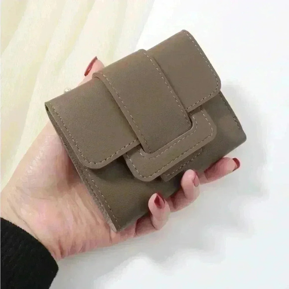 ⚠️Clearance Coffee Brown Tri Fold Wallet / Cardholder - Picture 1 of 4